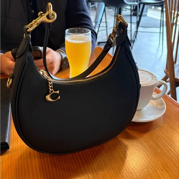 Coach Jonie 22- Black Leather - Picture 2 of 5